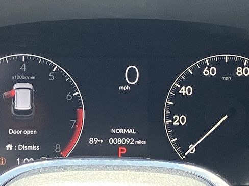 Used 2025 Honda Pilot Touring image 24