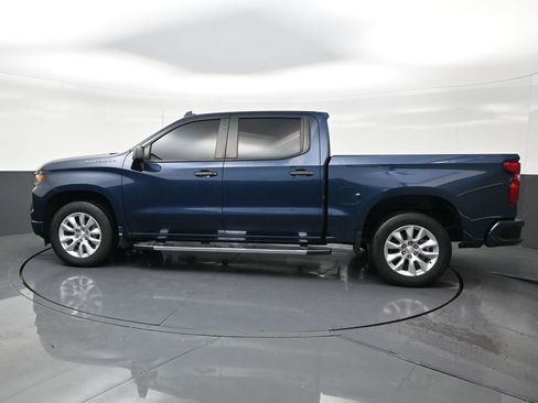 Used 2023 Chevrolet Silverado 1500 Custom RWD image 2