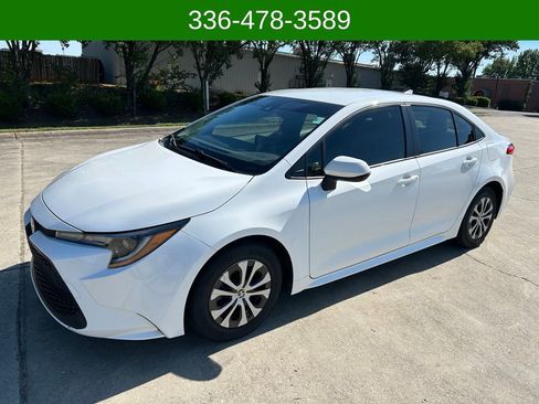 Used 2022 Toyota Corolla LE FWD image 1