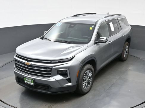 Used 2024 Chevrolet Traverse LT AWD/4WD image 36