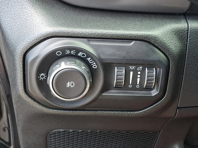 Used 2018 Jeep Wrangler Unlimited Sport S AWD/4WD image 24