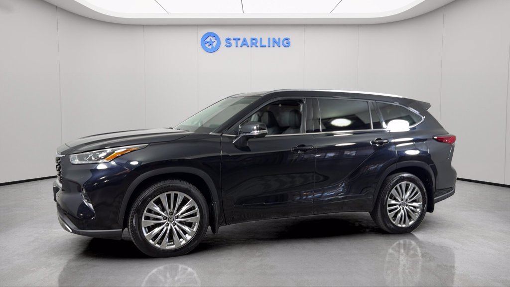 Used 2023 Toyota Highlander Platinum AWD/4WD image 2