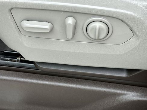 Used 2020 Chevrolet Silverado 1500 RST image 32