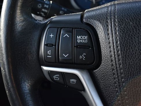 Used 2016 Toyota Sienna XLE image 19