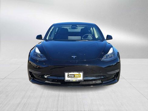 Used 2023 Tesla Model 3 Standard Range image 3