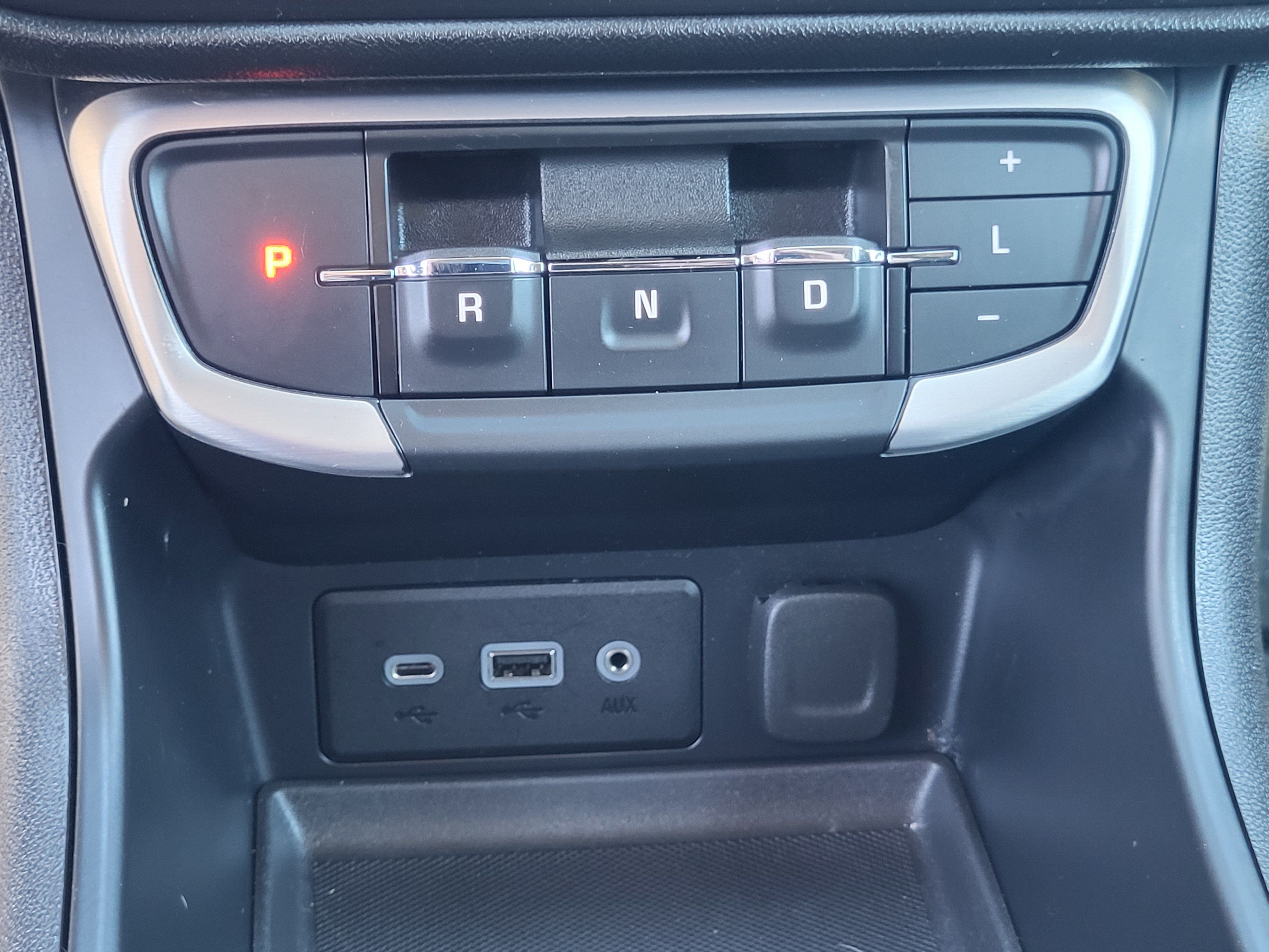 Used 2024 GMC Terrain SLE w/ Driver Convenience Package AWD/4WD image 19