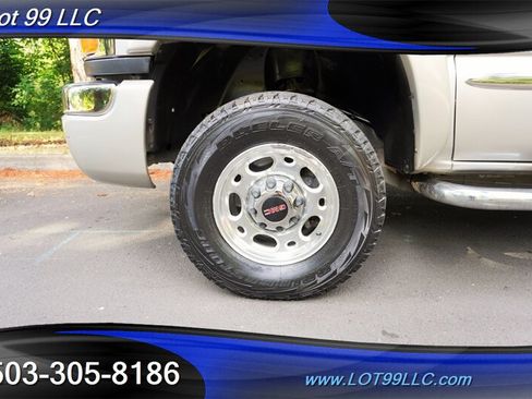 Used 2004 GMC Sierra 2500 SLT w/ Heavy-Duty Power Package AWD/4WD image 36