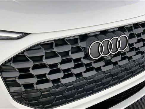 Used 2025 Audi Q5 Premium AWD/4WD image 32