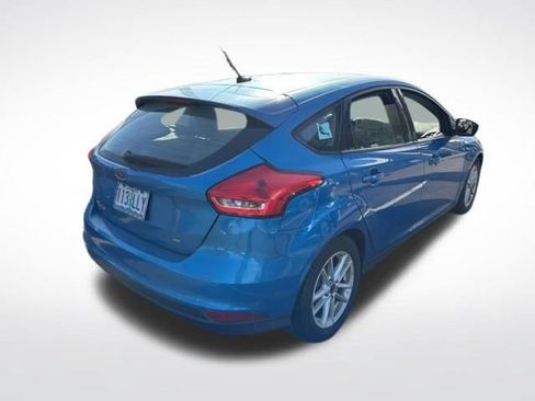 Used 2017 Ford Focus SE FWD image 2