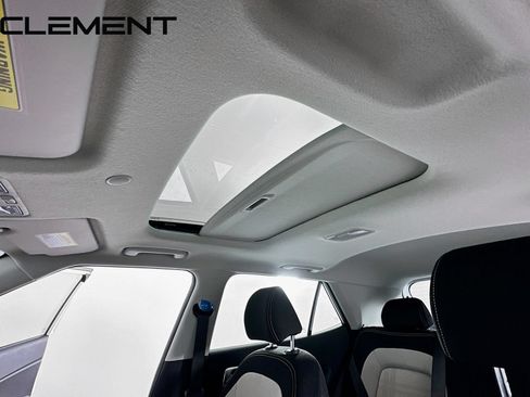 Certified 2026 Hyundai Venue SEL FWD image 25