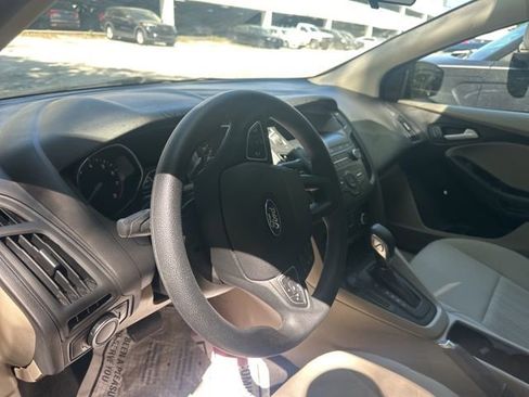 Used 2018 Ford Focus SE image 14