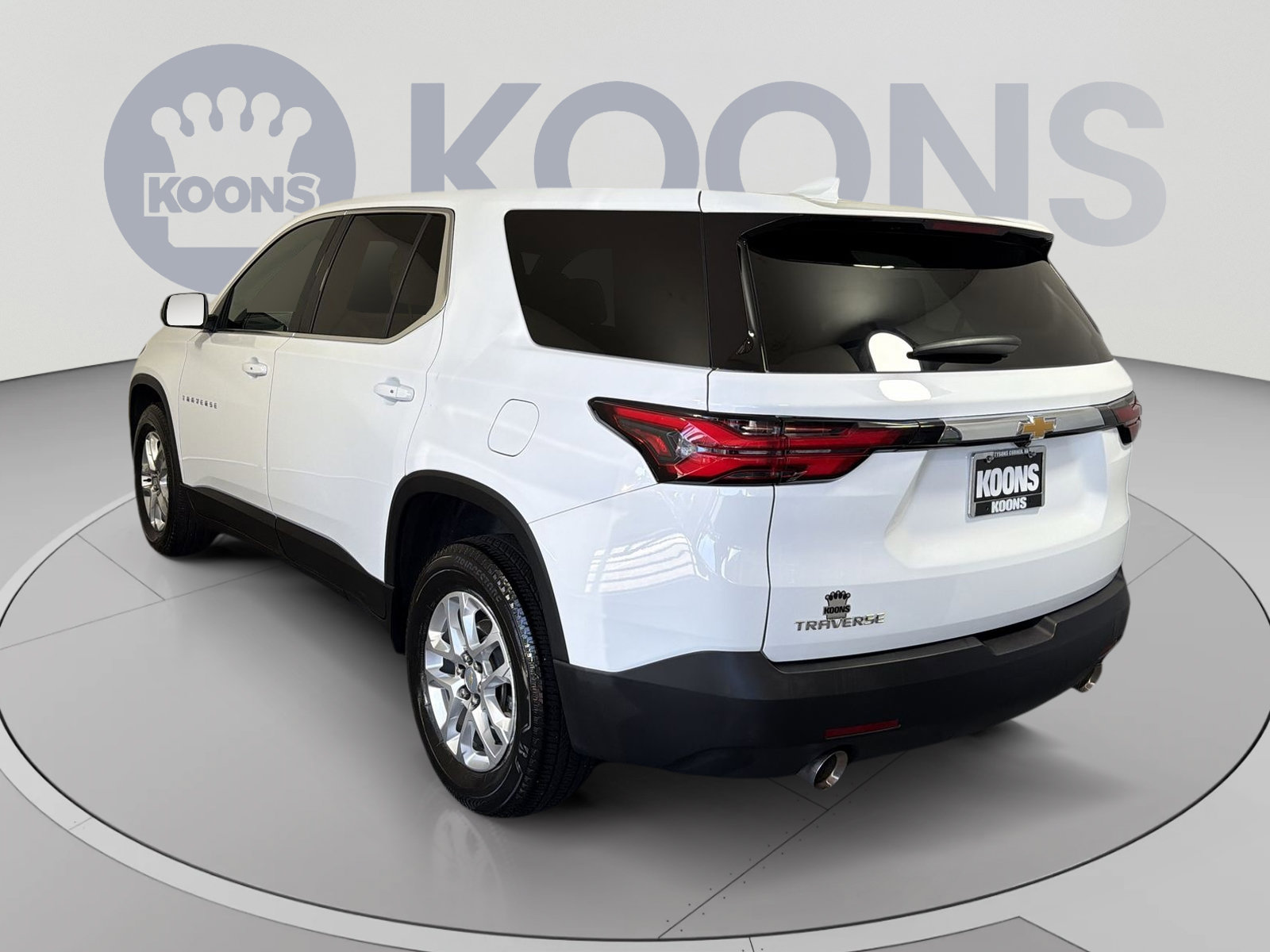 Used 2023 Chevrolet Traverse LS FWD image 4