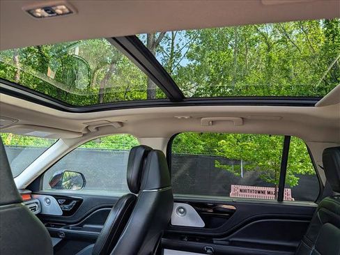 Used 2023 Lincoln Aviator Reserve w/ Equipment Group 201A AWD/4WD image 29