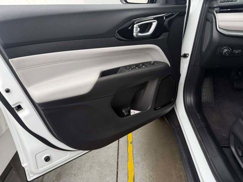 New 2026 Jeep Compass Limited image 26