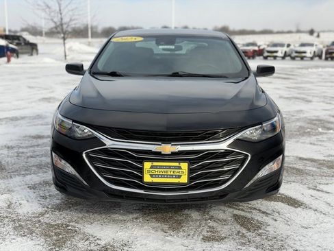 Used 2025 Chevrolet Malibu LT image 2