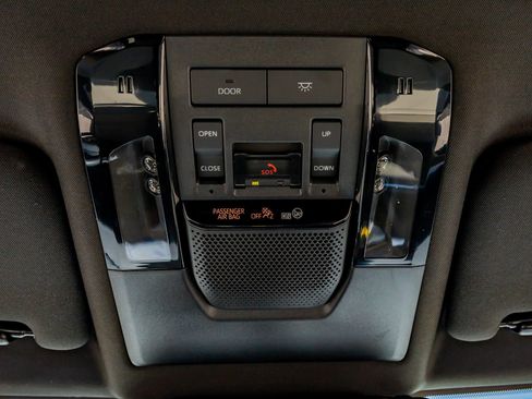 Used 2025 Lexus GX 550 image 29