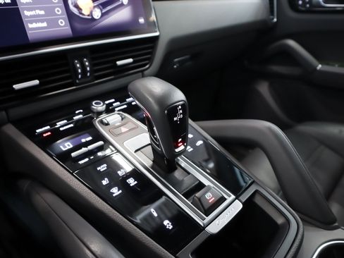 Certified 2023 Porsche Cayenne Coupe image 15