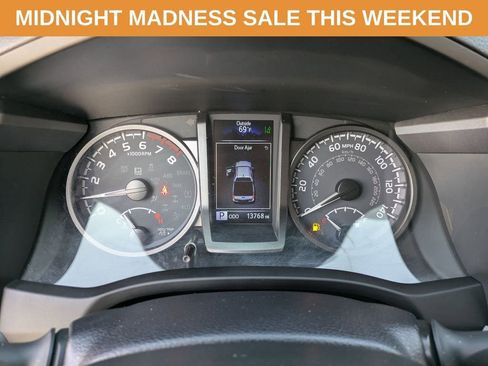 Used 2023 Toyota Tacoma TRD Sport image 11