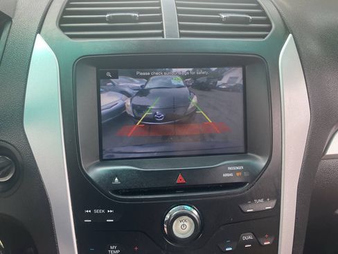 Used 2013 Ford Explorer XLT AWD/4WD image 26