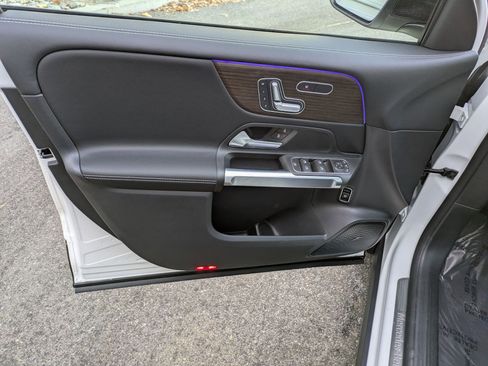 New 2026 Mercedes-Benz GLB 250 4MATIC image 11