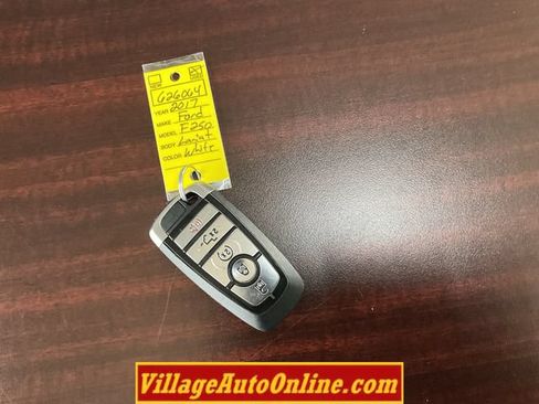 Used 2017 Ford F250 Lariat w/ Lariat Ultimate Package AWD/4WD image 45