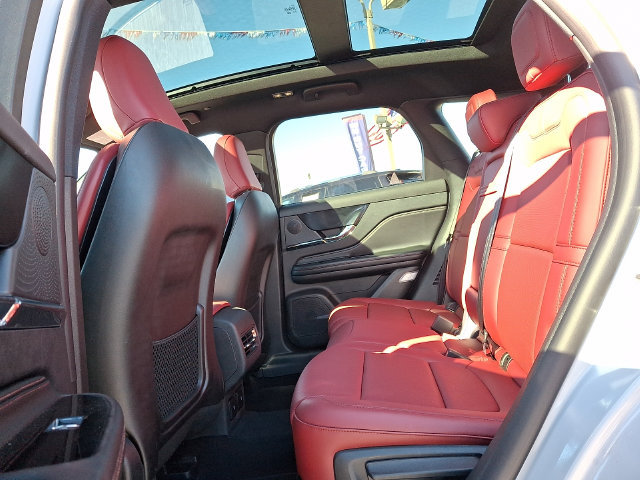 Certified 2025 Lincoln Corsair Reserve AWD/4WD image 11