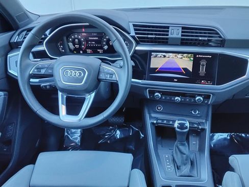 Certified 2025 Audi Q3 2.0T Premium w/ Convenience Package image 17