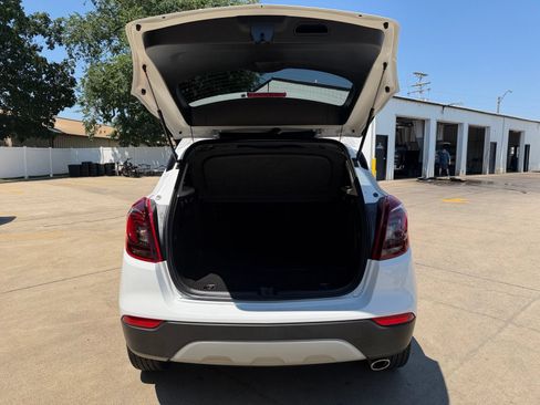 Used 2022 Buick Encore Preferred w/ Safety Package FWD image 33