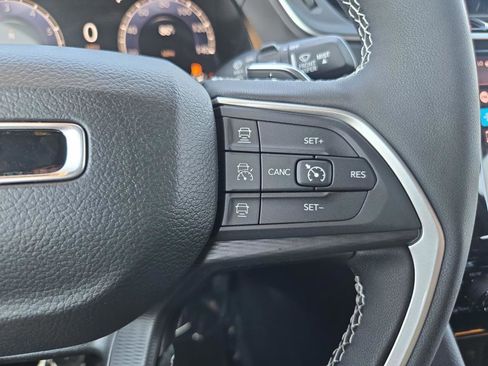 New 2025 Jeep Grand Cherokee L Laredo w/ Luxury Tech Group I RWD image 25