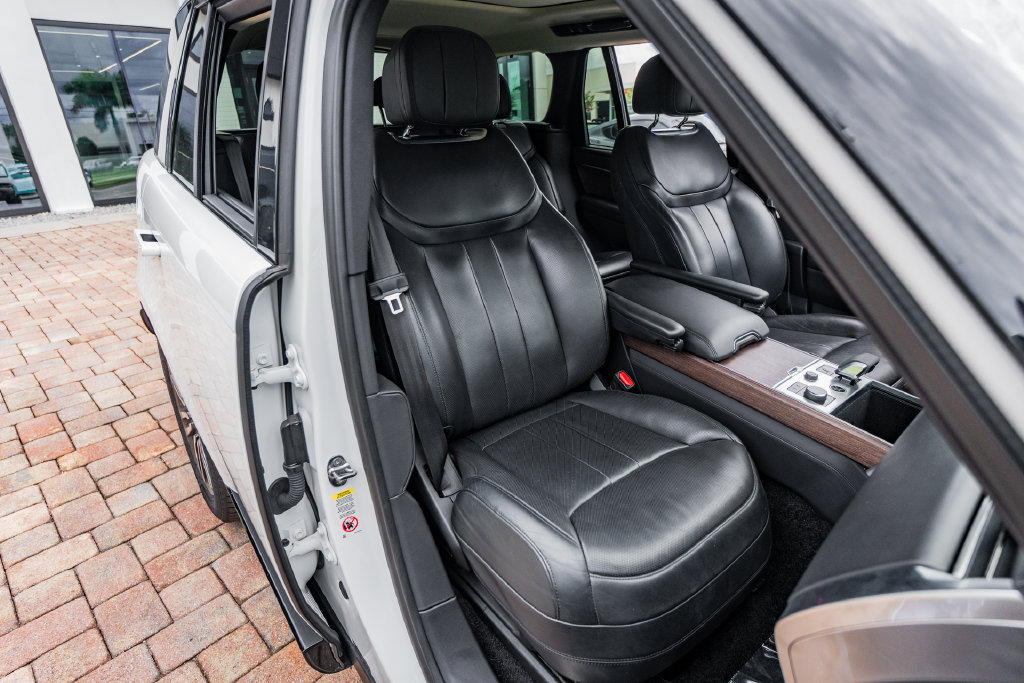 Used 2023 Land Rover Range Rover SE AWD/4WD image 32