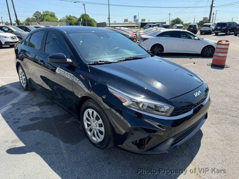 Used 2023 Kia Forte LX image 3