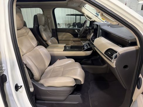 Used 2022 Lincoln Navigator Reserve RWD image 13