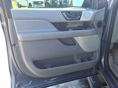 Used 2020 Lincoln Navigator Reserve w/ Luxury Package image 30