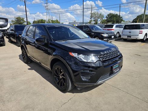Used 2016 Land Rover Discovery Sport SE image 3