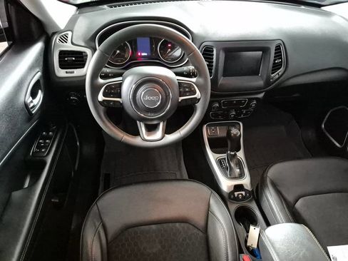 Used 2021 Jeep Compass Latitude FWD image 10