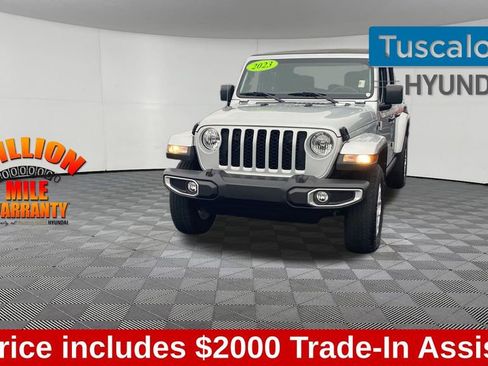 Used 2023 Jeep Gladiator Sport image 4