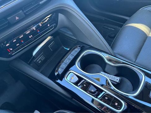 Used 2022 Buick Envision Essence w/ Technology Package I image 24