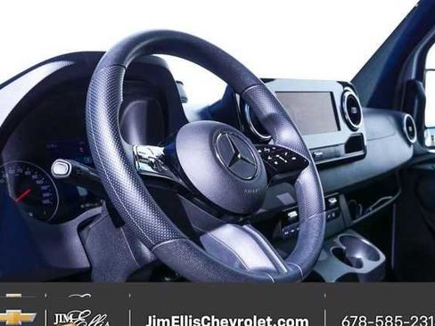Used 2025 Mercedes-Benz Sprinter 2500 image 8