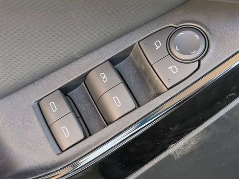 New 2026 Chevrolet Equinox LT w/ Safety and Technology Package image 19