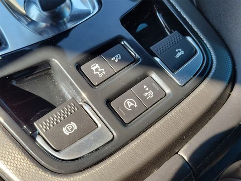 Used 2016 Jaguar F-TYPE S image 22