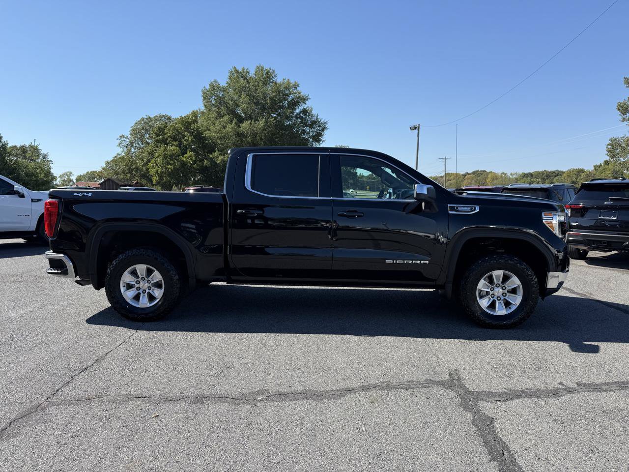 Used 2021 GMC Sierra 1500 SLE AWD/4WD image 8