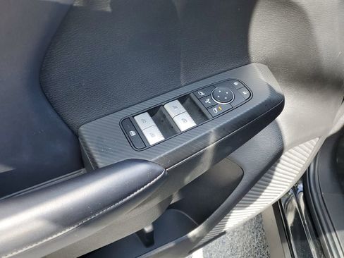 Used 2024 Mitsubishi Outlander SE Black Edition FWD image 21