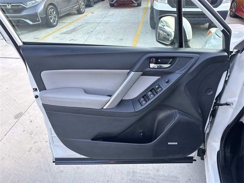 Used 2015 Subaru Forester 2.5i Touring w/ Eyesight & Navigation System image 19