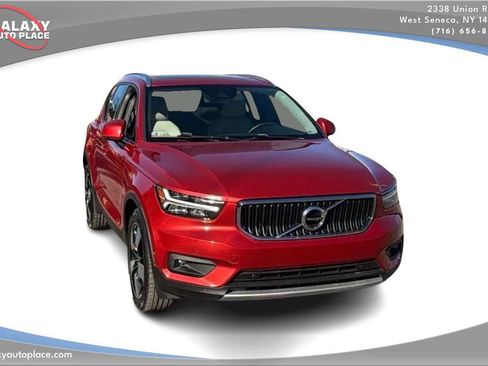 Used 2019 Volvo XC40 T5 Momentum image 3