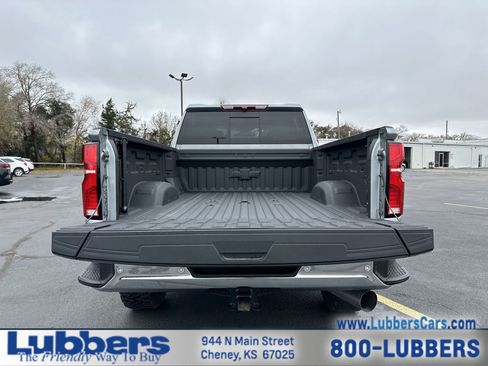 Used 2025 Chevrolet Silverado 2500 LTZ w/ LTZ Convenience Package image 21