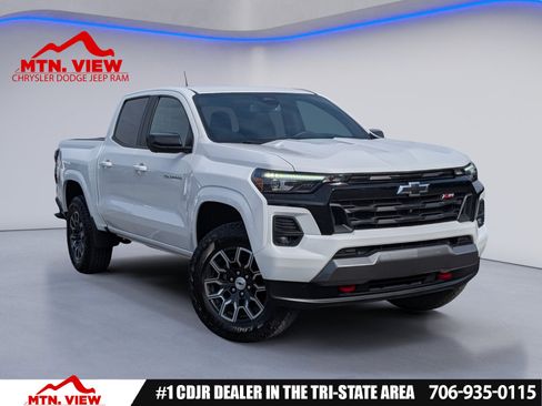 Used 2024 Chevrolet Colorado Z71 w/ Z71 Convenience Package 2 image 1