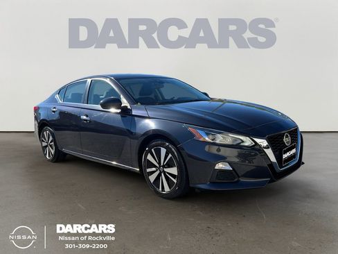 Used 2022 Nissan Altima 2.5 SV image 1