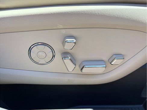 Used 2018 Lincoln MKX Reserve w/ Driver Assistance Package image 47