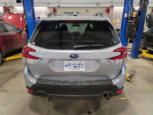 Used 2023 Subaru Forester Limited w/ Popular Package #2 AWD/4WD image 5