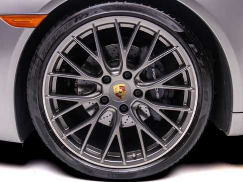 Used 2017 Porsche 911 Carrera RWD image 5